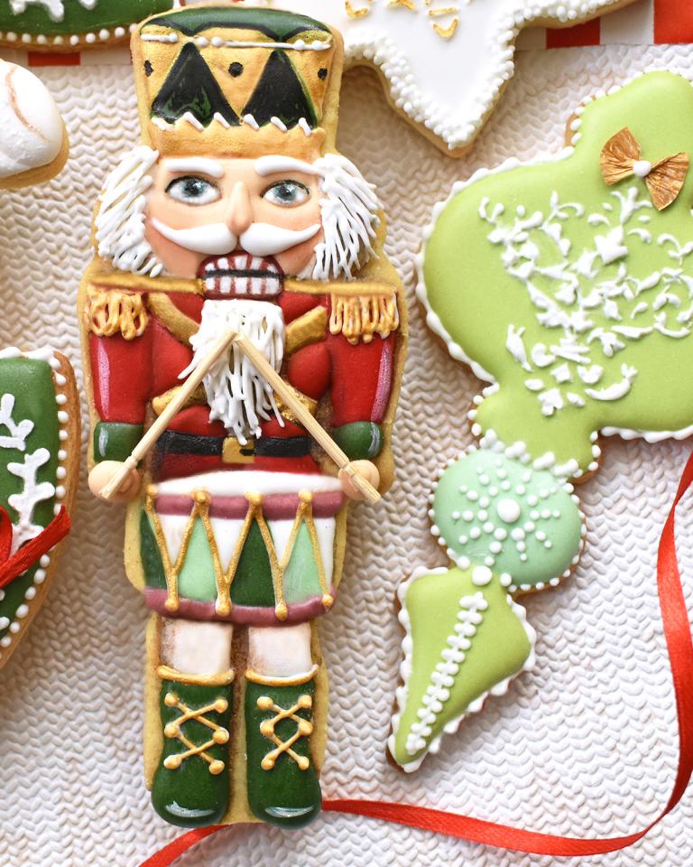 Nutcracker Dream (24 biscotti)